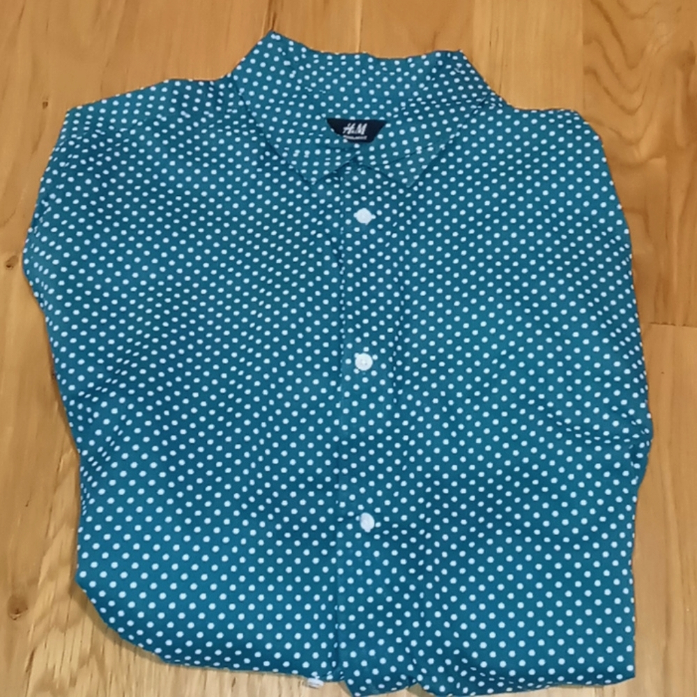 Long sleeve button up shirt.